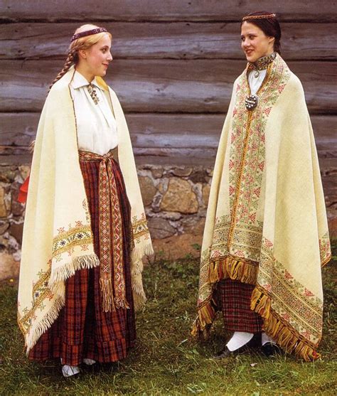 Overview of the Folk Costumes of Europe | Folk costume, Traditional dresses, Folk dresses