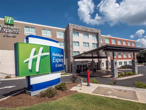 Holiday Inn Express & Suites Commerce - Hotel Reviews & Photos