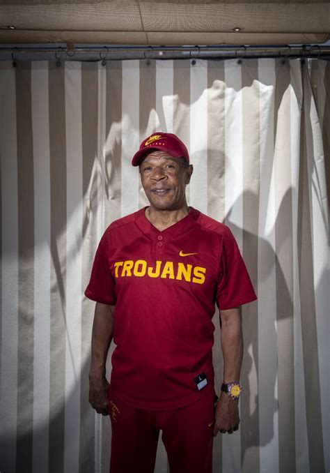 USC football star Charles White fights on in dementia battle - Los ...