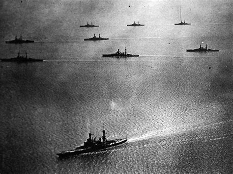 U.S. Navy Battle fleet steaming into Panama Bay to join scouting fleet ...