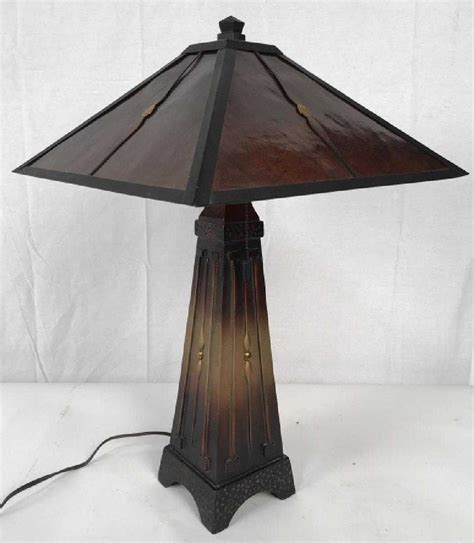 QUOIZEL Arts and Crafts / Mission Style Table Lamp