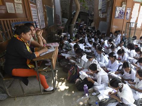 Delhi teachers are govt’s ultimate multitaskers - Hindustan Times