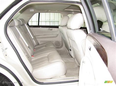 Light Linen/Cocoa Accents Interior 2011 Cadillac DTS Premium Photo ...