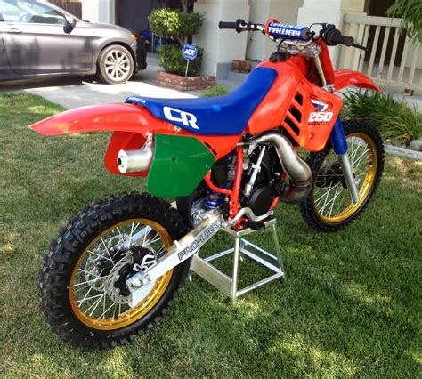 Micky Dymond's '87 CR250 Restoration - Old School Moto - Motocross ...