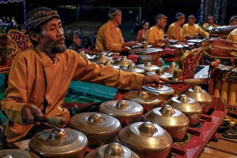 15 Jenis Alat Musik Penyusun Gamelan dan Cara Memainkannya - Kompas.com ...