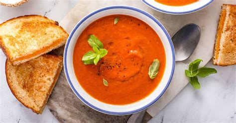 Copycat Panera Creamy Tomato Soup Recipe | The Novice Chef