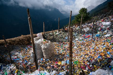 The Unseen Story of Everest Trash - Martin Edström