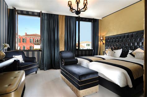 Carnival Palace Hotel, Venice, Italy. Book Carnival Palace Hotel online