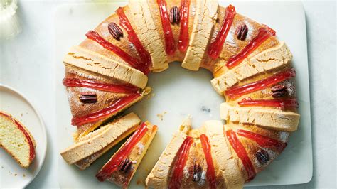 Rosca de Reyes, a Sweet Bread for Three Kings Day - The New York Times