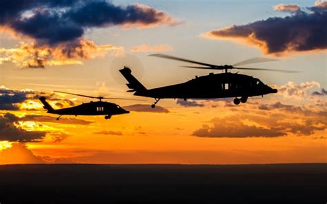 Sikorsky UH-60 Black Hawk HD Wallpaper | Background Image | 2592x1944