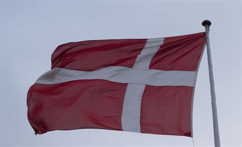 Fotos gratis : cielo, blanco, rojo, Dinamarca, bandera roja, danés, Bandera danesa, Bandera de ...
