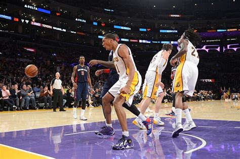 Photos: Lakers vs. Pistons 11/17/13 Photo Gallery | NBA.com