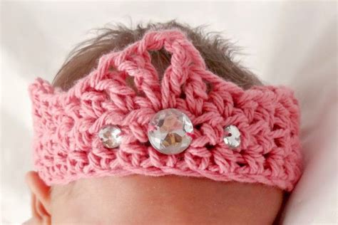 Crochet Baby Crown Pattern Free Video | The WHOot | Crochet crown, Newborn crochet, Crochet baby ...