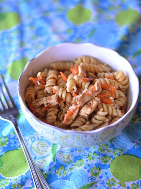 Italian Chicken Pasta Salad (with Cooking Video) - Cosmopolitan Cornbread