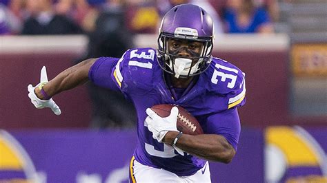 Fantasy owners must add Jerick McKinnon not Latavius Murray