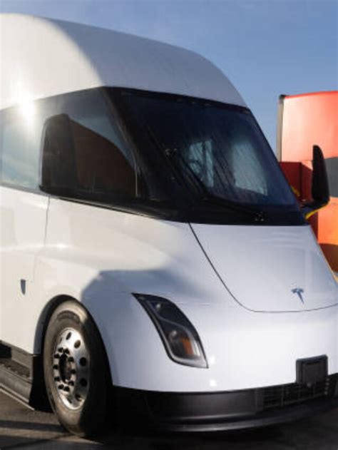 How Powerful Is Tesla's New Semi Truck? - Best Electric Vehicles