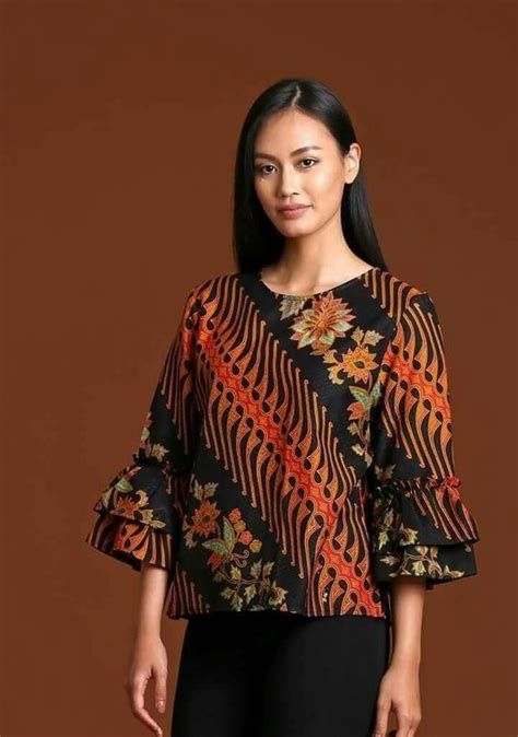 Pin oleh Ayu Rahaman di Batik | Model pakaian, Model baju wanita, Model pakaian wanita