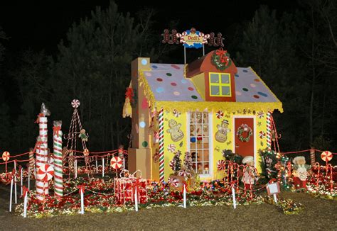 Christmas Gingerbread House 1 Free Stock Photo - Public Domain Pictures