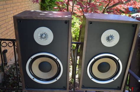 Vintage Hitachi Large Bookshelf Speakers HS-326 Photo #3273600 - Canuck Audio Mart