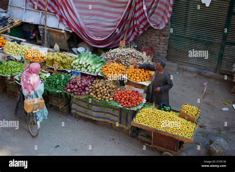 Souk luxor egypt hi-res stock photography and images - Alamy