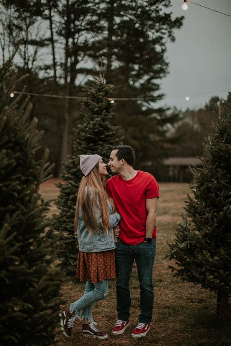 Christmas Tree Farm Photo Shoot | Christmas tree farm photo shoot, Christmas tree farm photos ...