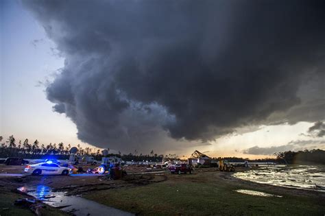 US storms: Scenes of devastation as death toll hits 18 in Georgia and Mississippi | London ...