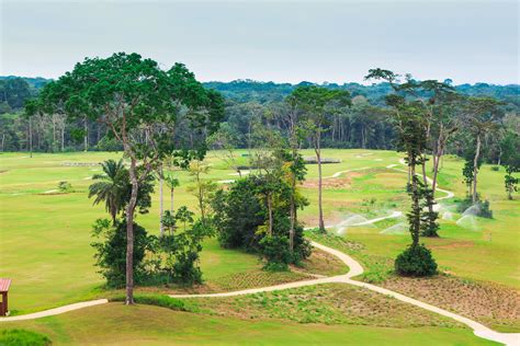 Golf Court | Outdoor facilities | Photo Gallery | Grand Hotel Djibloho