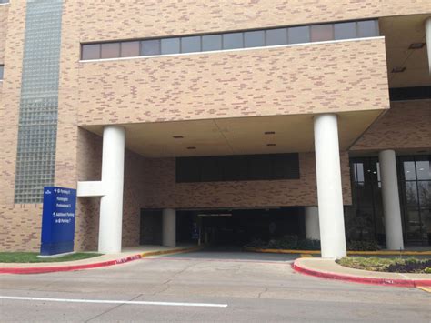 Texas Health Presbyterian Hospital - Parking in Dallas | ParkMe