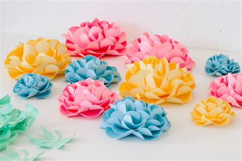 DIY Paper Flower Garland that makes the perfect party or home decor