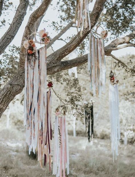 Pin de B e l l a en bohemian • wedding | Decoraciones de boda campestre, Altares de boda, Boda