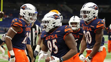 UTSA Football Uniforms | Christopher Muñoz