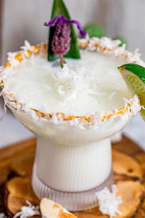 Coconut Margarita - Mixop