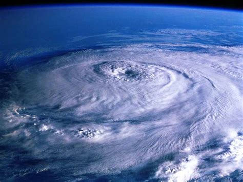 eye of the hurricane | Science /Universe/Nature | Eye of the storm, Hurricane preparedness ...