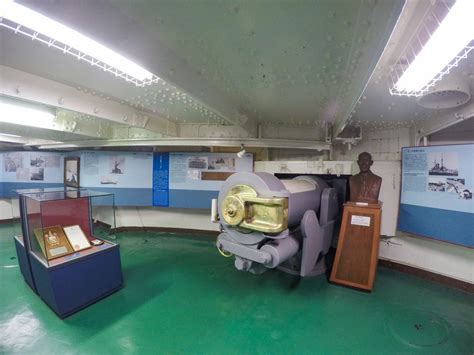 Take a tour of the 114-year-old Japanese battleship Mikasa - CNET