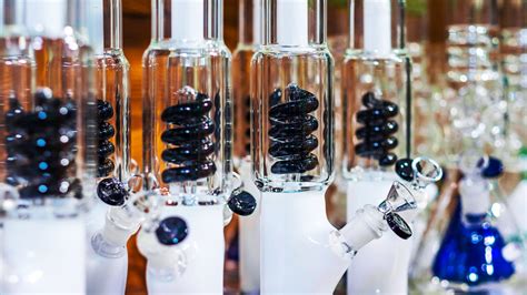 5 Different Types of Bongs – Tips for Choosing the Best One - 2022 Guide - FiredOut