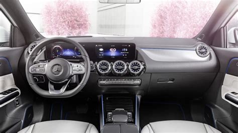 Mercedes-Benz EQA Unveiled, Offers 426 Km Driving Range