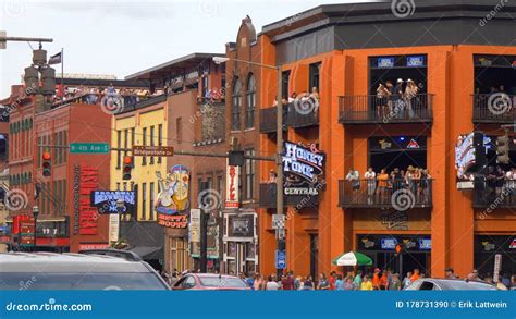 Honky Tonk Central on Broadway in Nashville - NASHVILLE, UNITED STATES - JUNE 17, 2019 Editorial ...