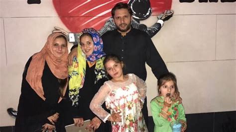 Shahid Afridi forbids daughters from playing outdoor sports - Daily Times