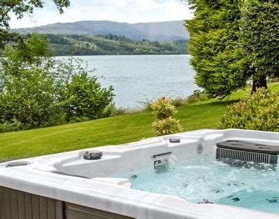 6 Luxury Lodges in Loch Lomond with Hot Tubs (From £49 Per Night)