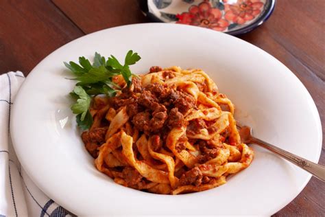 Ragu Alla Bolognese | Giangi's Kitchen