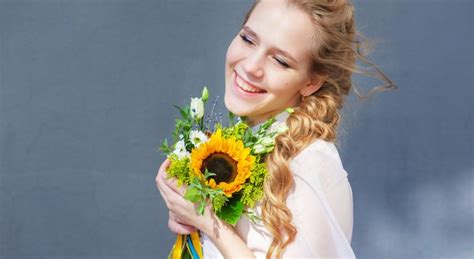 Flower Delivery North Sydney Tips when Gifting Flowers for Special Occasions | Florist with Flowers