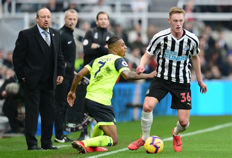 Leaving Newcastle for Manchester United could ruin Sean Longstaff's career