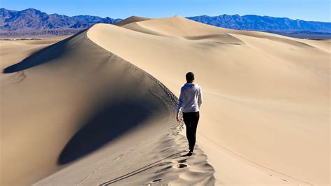 MESQUITE FLAT SAND DUNES! DEATH VALLEY NATIONAL PARK, CA. - YouTube