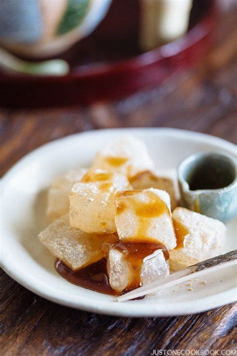 Warabi Mochi わらび餅 • Just One Cookbook