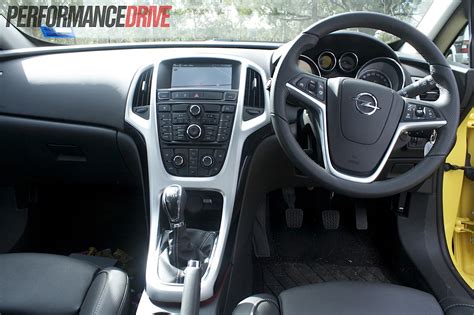 OPEL ASTRA - opel-astra-gtc_interior_19.jpg