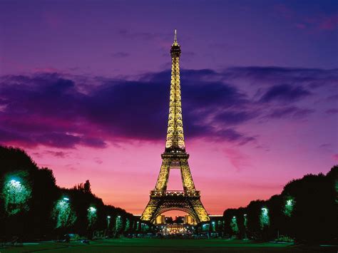 Beautiful Scenery Wallpaper: The Eiffel Tower At Night | Free Wallpaper World