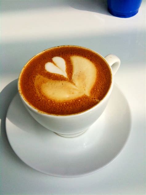 🥇 Image of Coffee Mug with Heart Shaped Foam - 【FREE PHOTO】 100006299