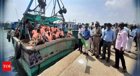 76 pilgrims from Rameswaram head to Katchatheevu to participate in church festival | Chennai ...