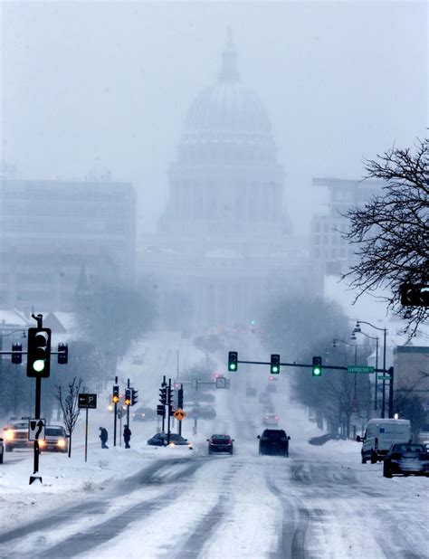 After lull, snowstorm to intensify across southern Wisconsin Wednesday morning. See how much ...