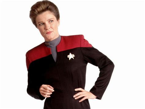 Kate Mulgrew as Captain Janeway in Star Trek Voyager | Captain janeway ...